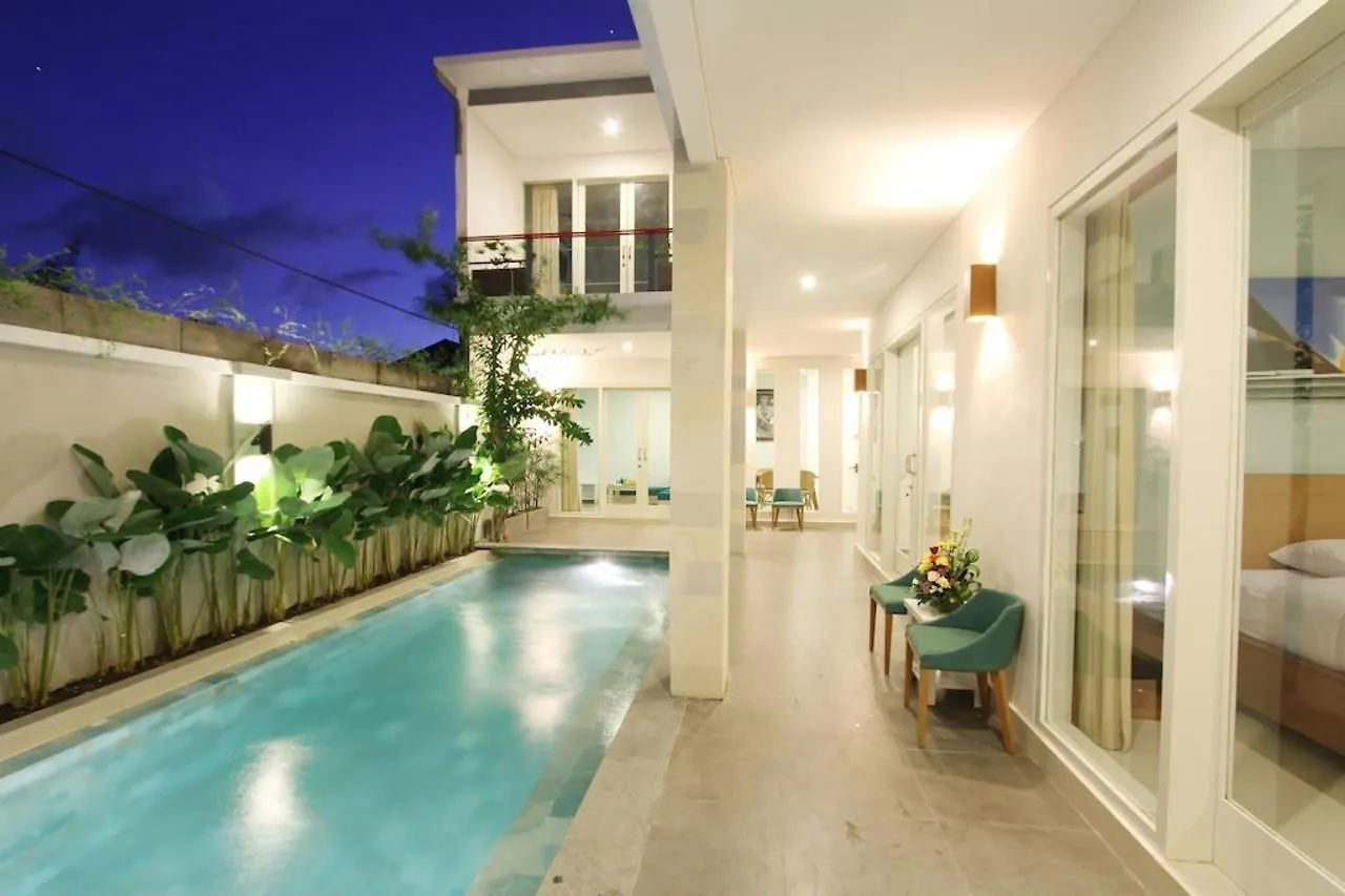 Apple Suite Kerobokan 2*,