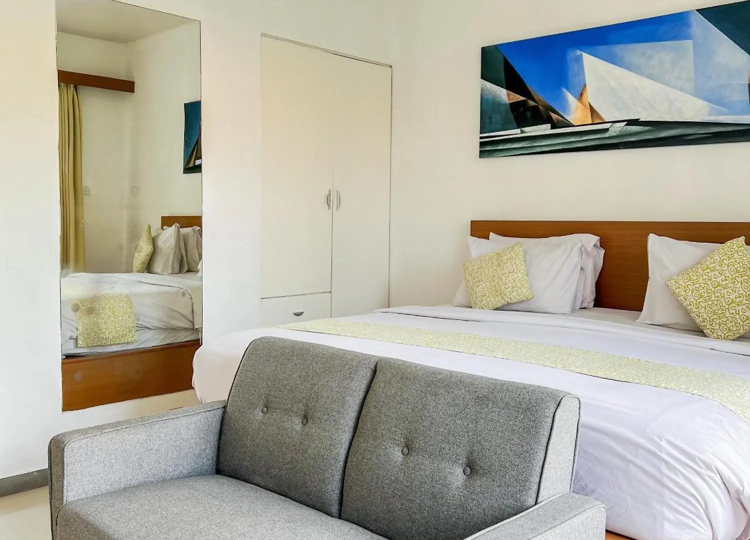 Apple Suite Kerobokan