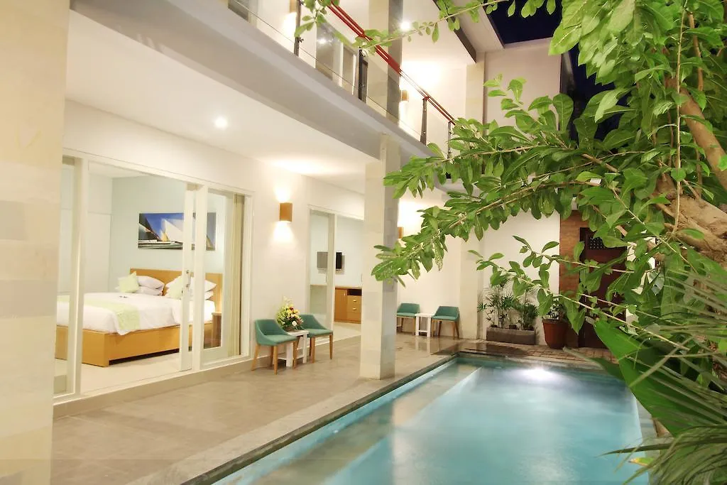 Apple Suite Kerobokan 2*,