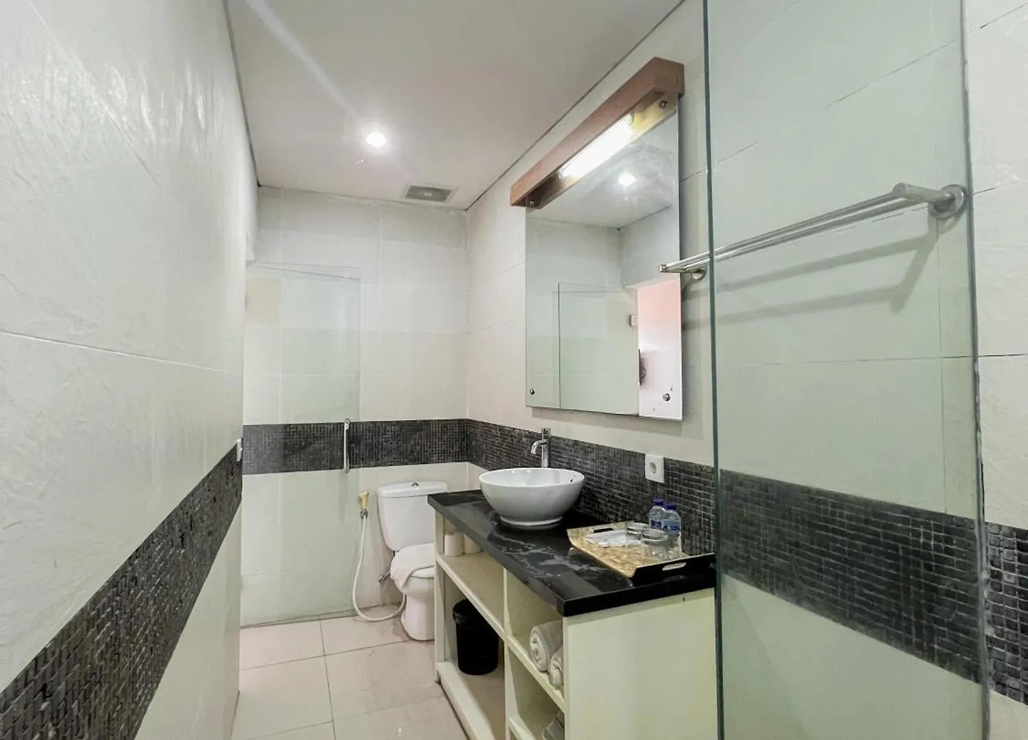 Apple Suite Kerobokan  2*, Kerobokan (Bali) Indonesia