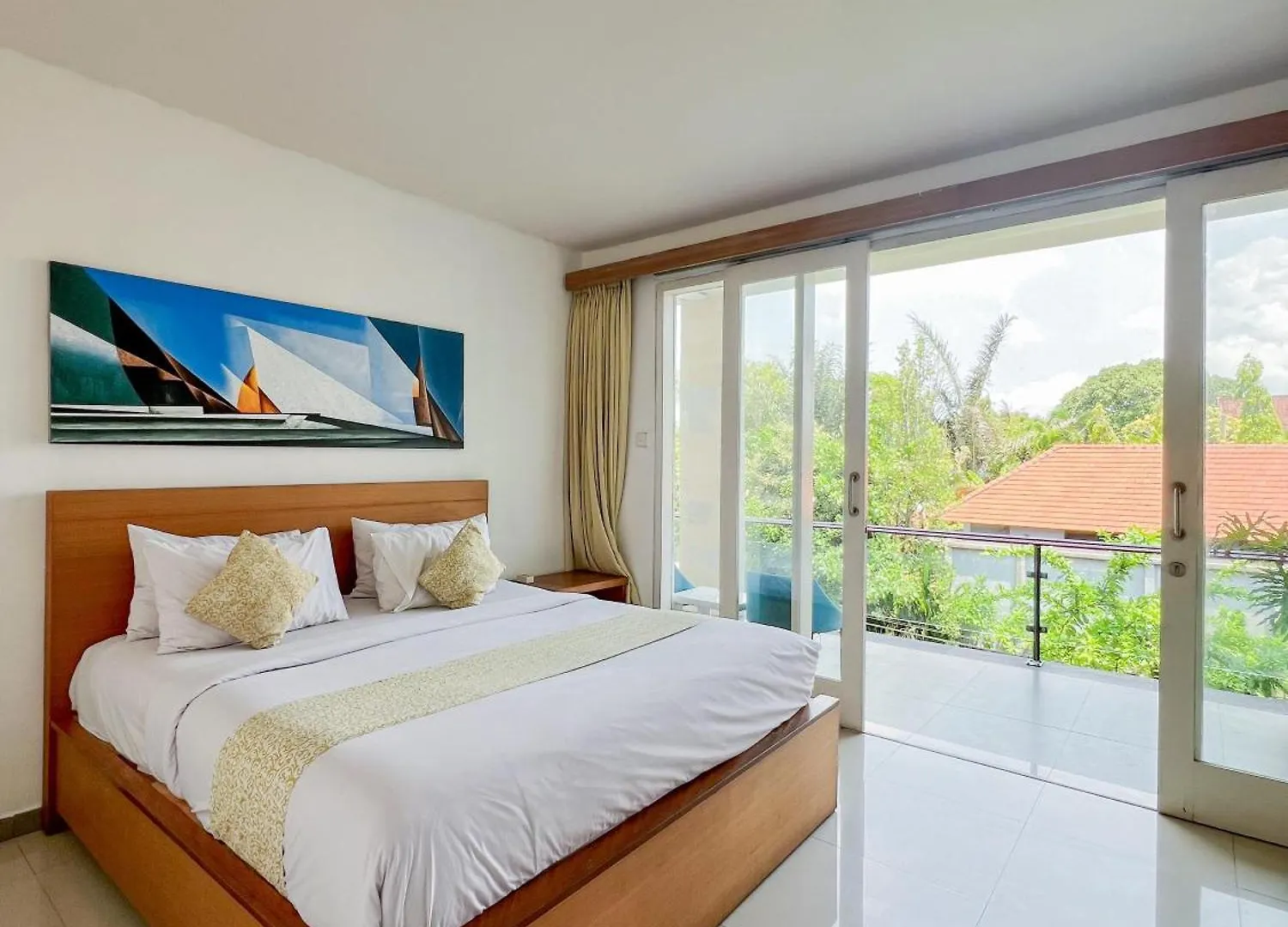 Apple Suite Kerobokan