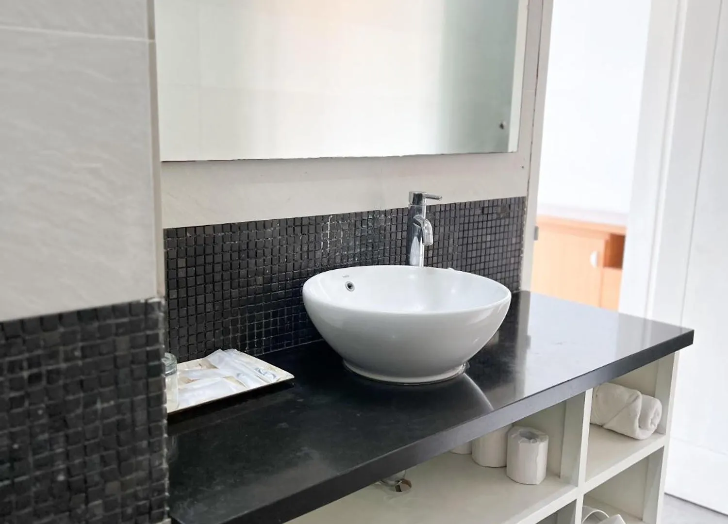 Apple Suite Kerobokan  Guest house